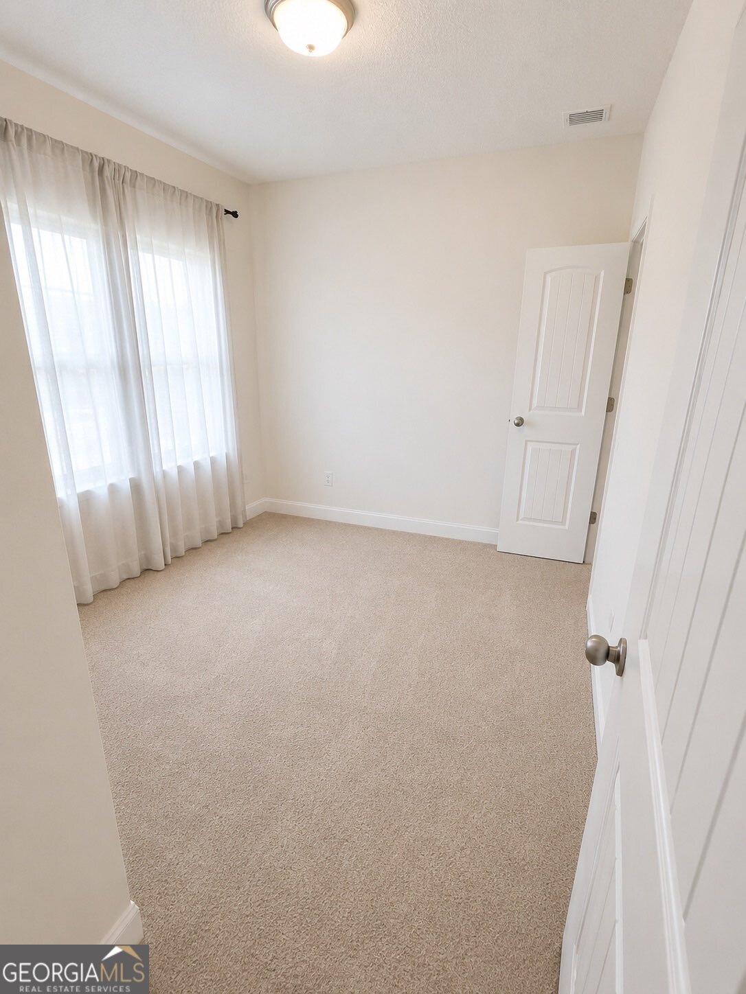 16 Forman Way Se Property Photo 13