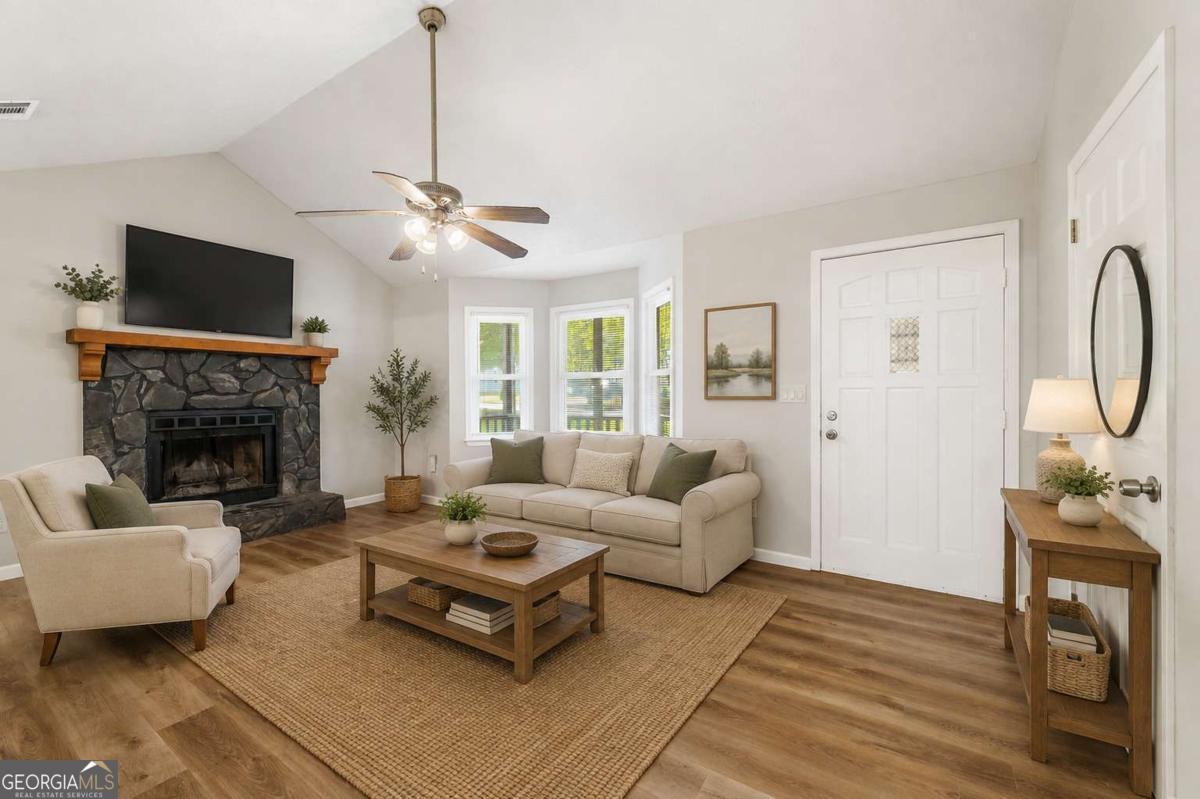 1731 Rose Garden Lane Property Photo 4