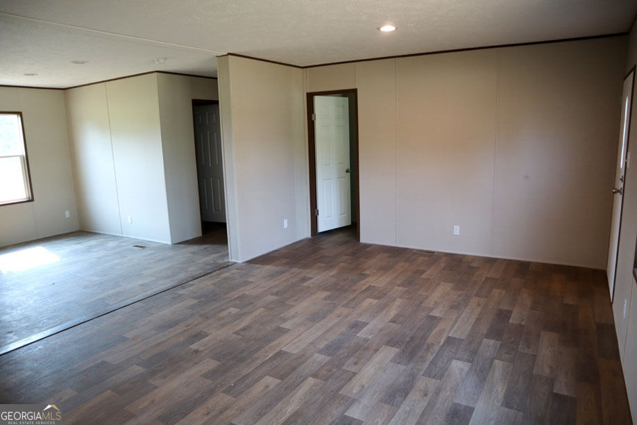 261 Willow Drive Property Photo 6