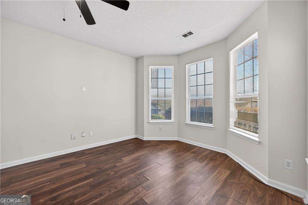 7614 Creekside Lane Property Photo 4