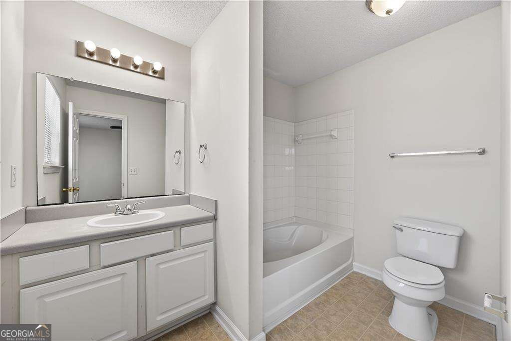 7614 Creekside Lane Property Photo 17