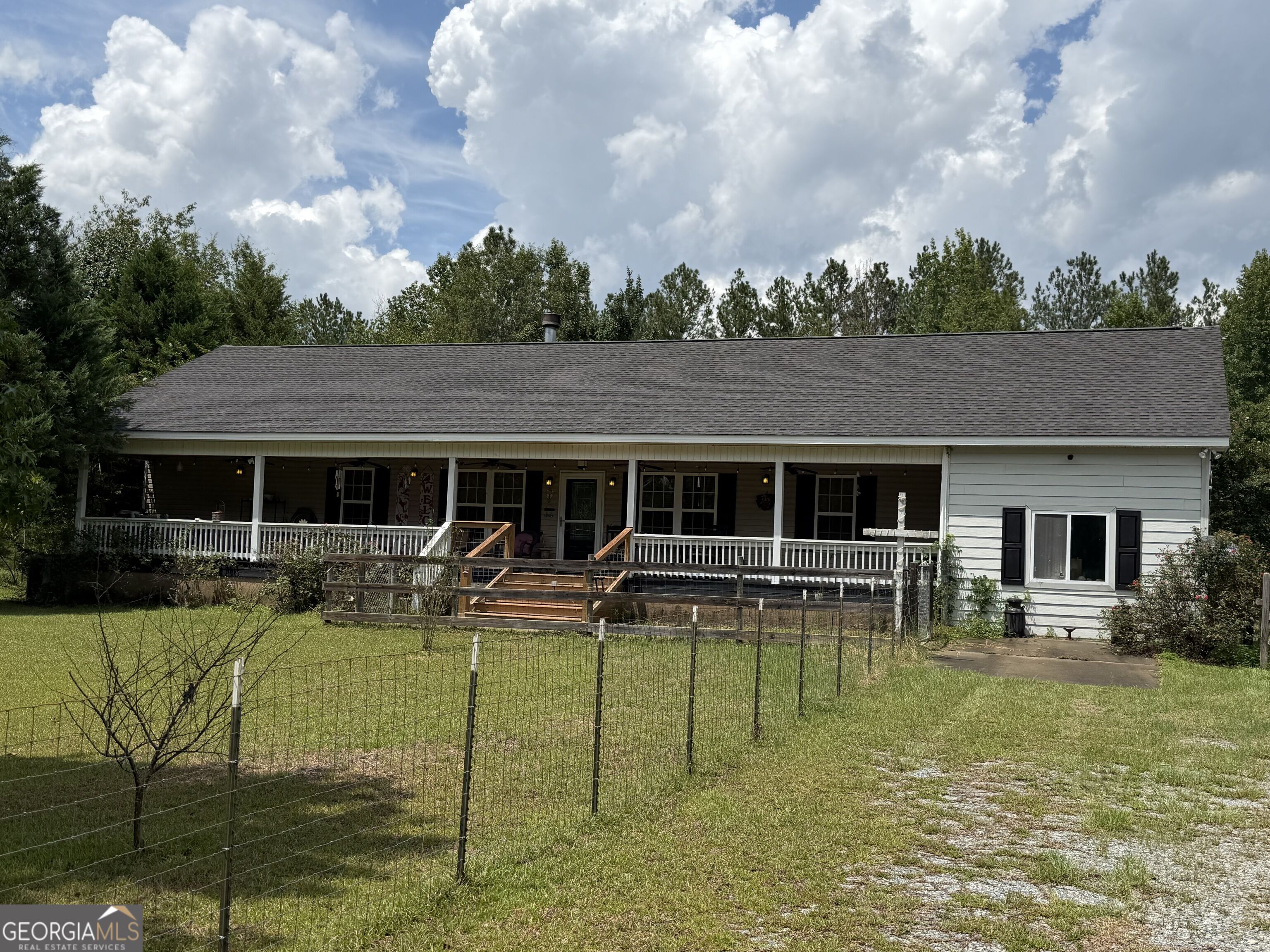 887 Orianna Road Property Photo 1