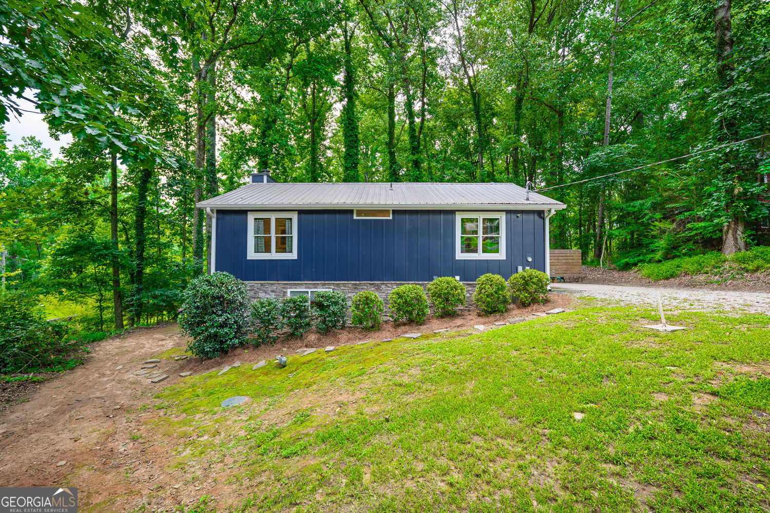 386 Longview Drive Property Photo 3