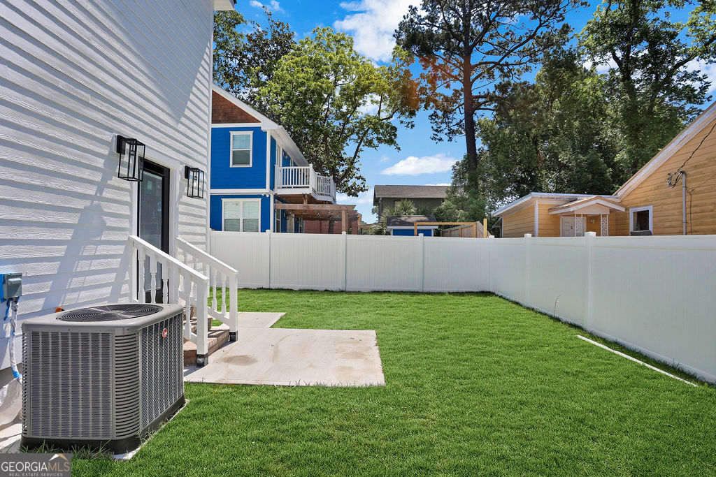 1005 E 35th Street Property Photo 17
