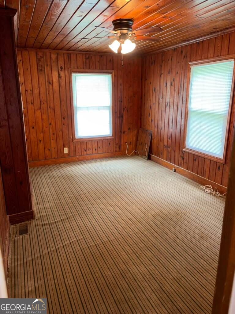 6057 Hill Street Property Photo 9