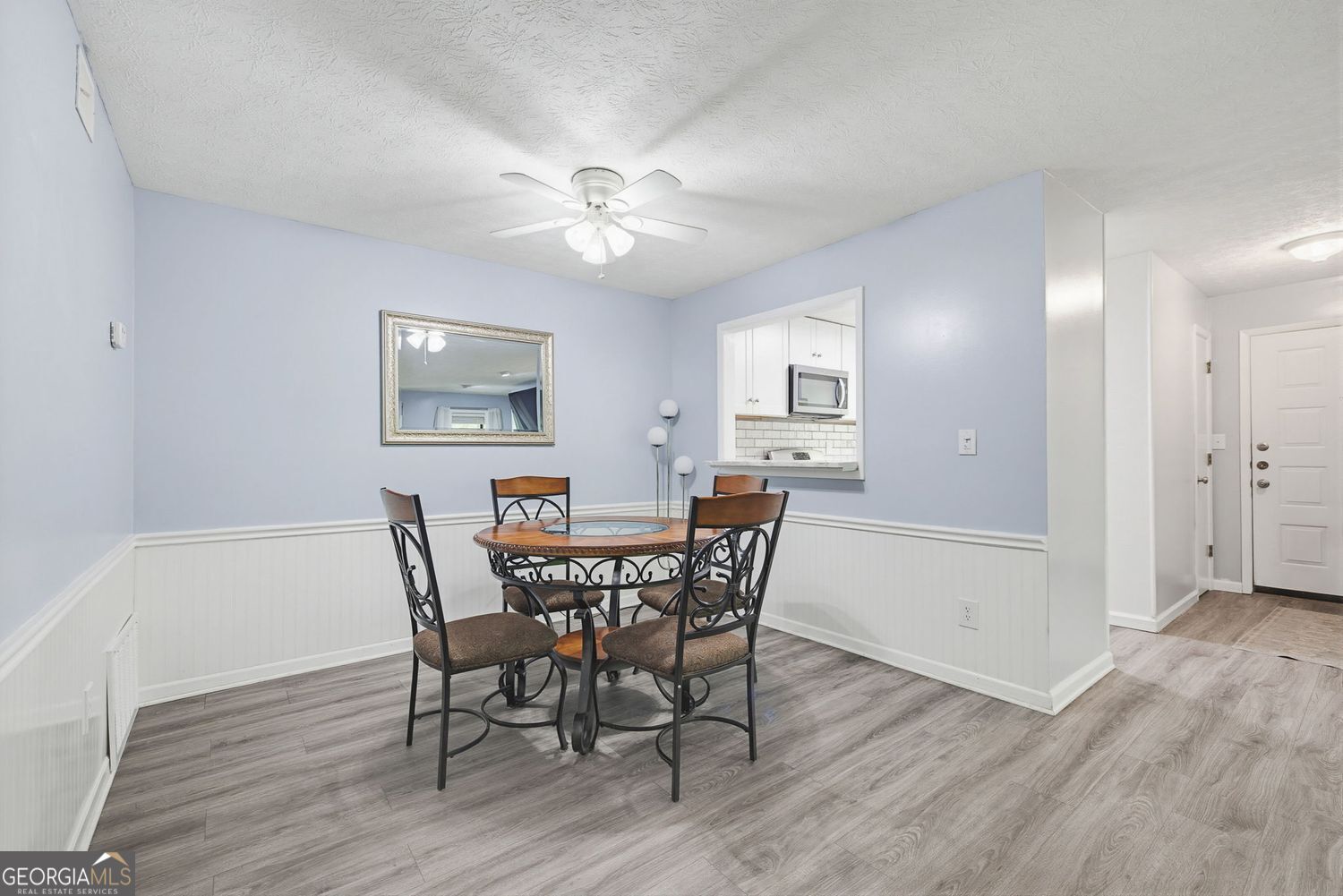 703 Woodcliff Drive Property Photo 6