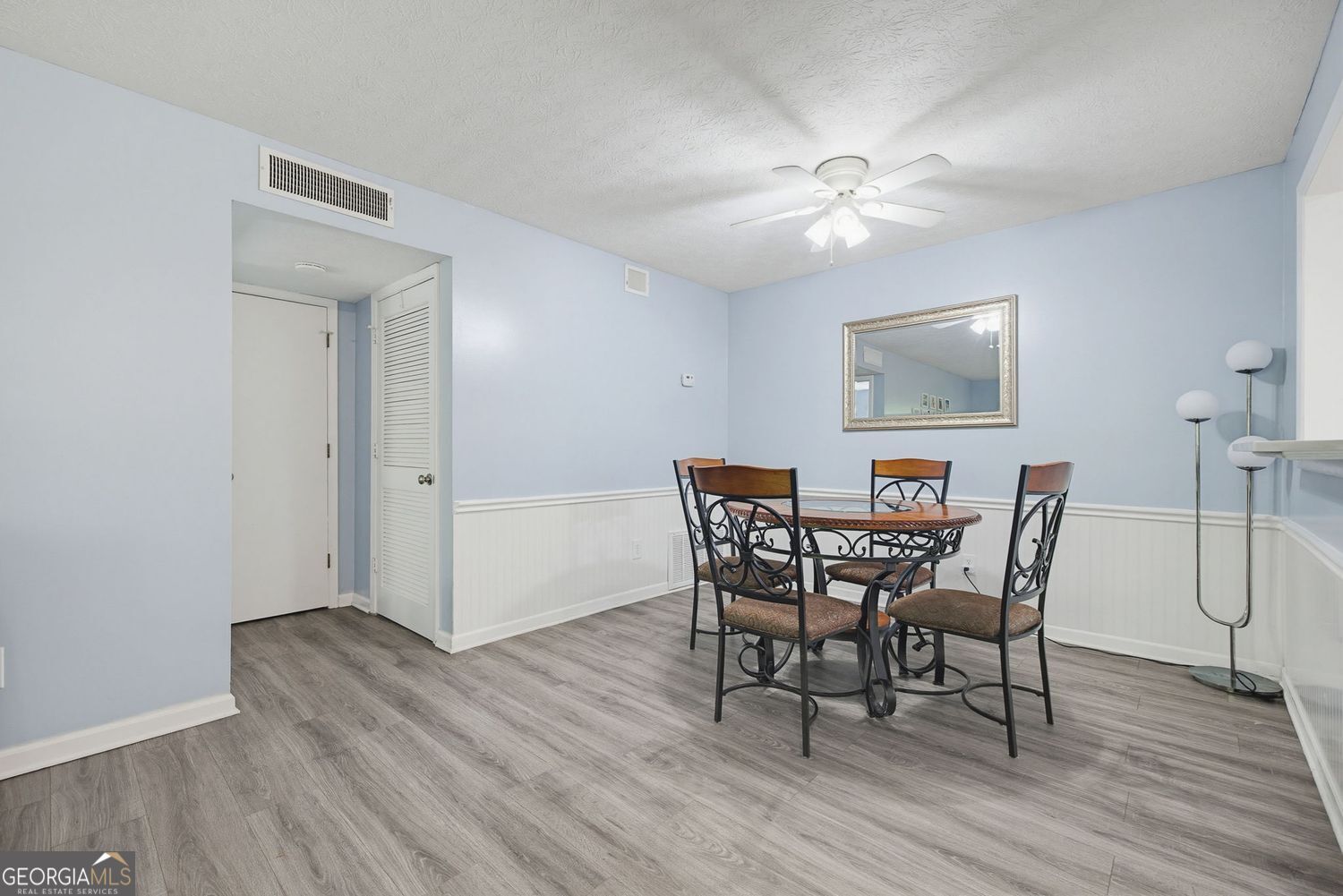 703 Woodcliff Drive Property Photo 7