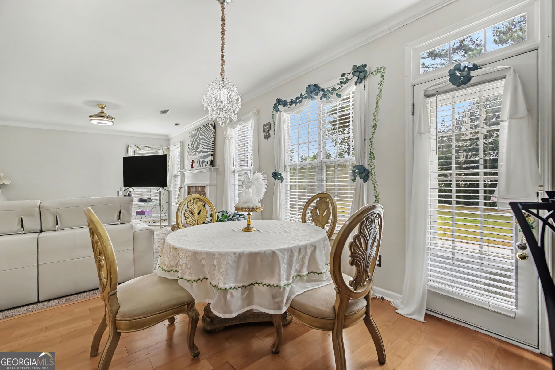140 Revolutionary Drive Property Photo 8