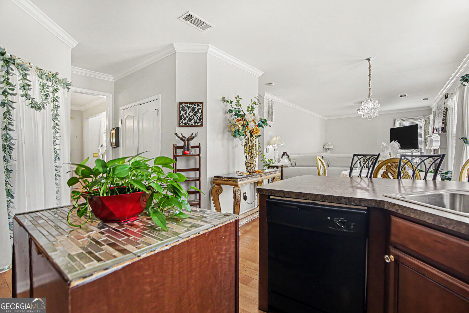 140 Revolutionary Drive Property Photo 13
