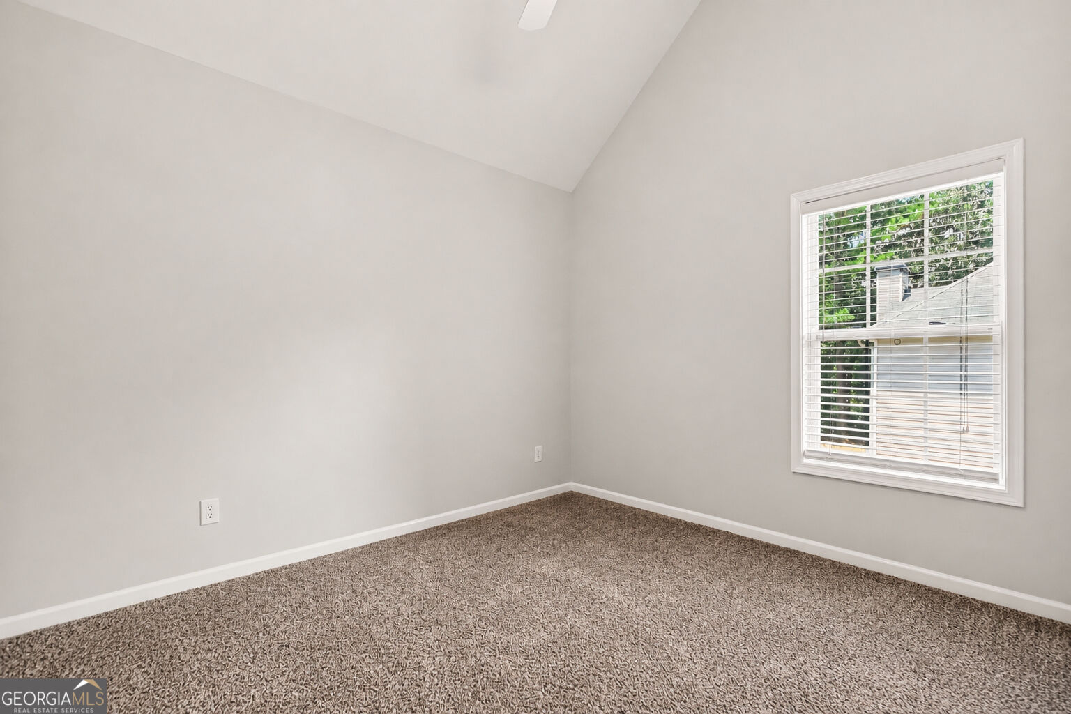 140 Revolutionary Drive Property Photo 20