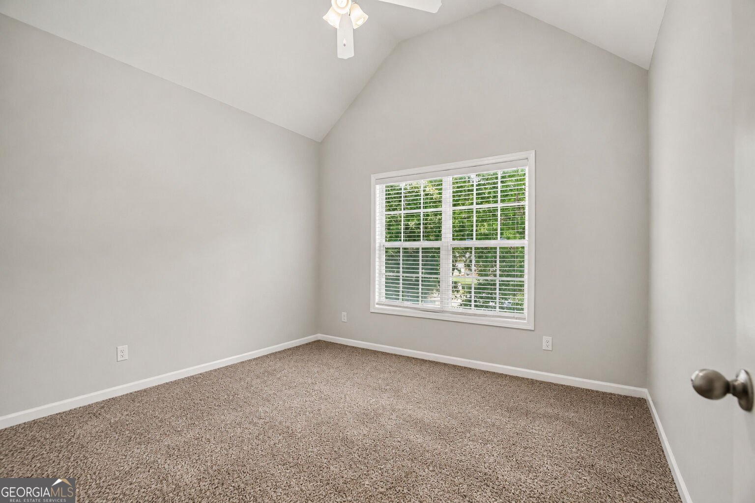 140 Revolutionary Drive Property Photo 22