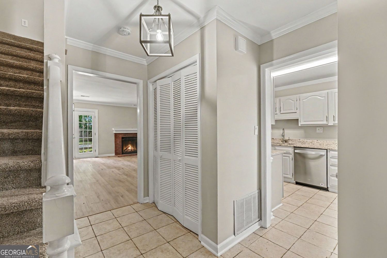 567 Salem Woods Drive Se Property Photo 5