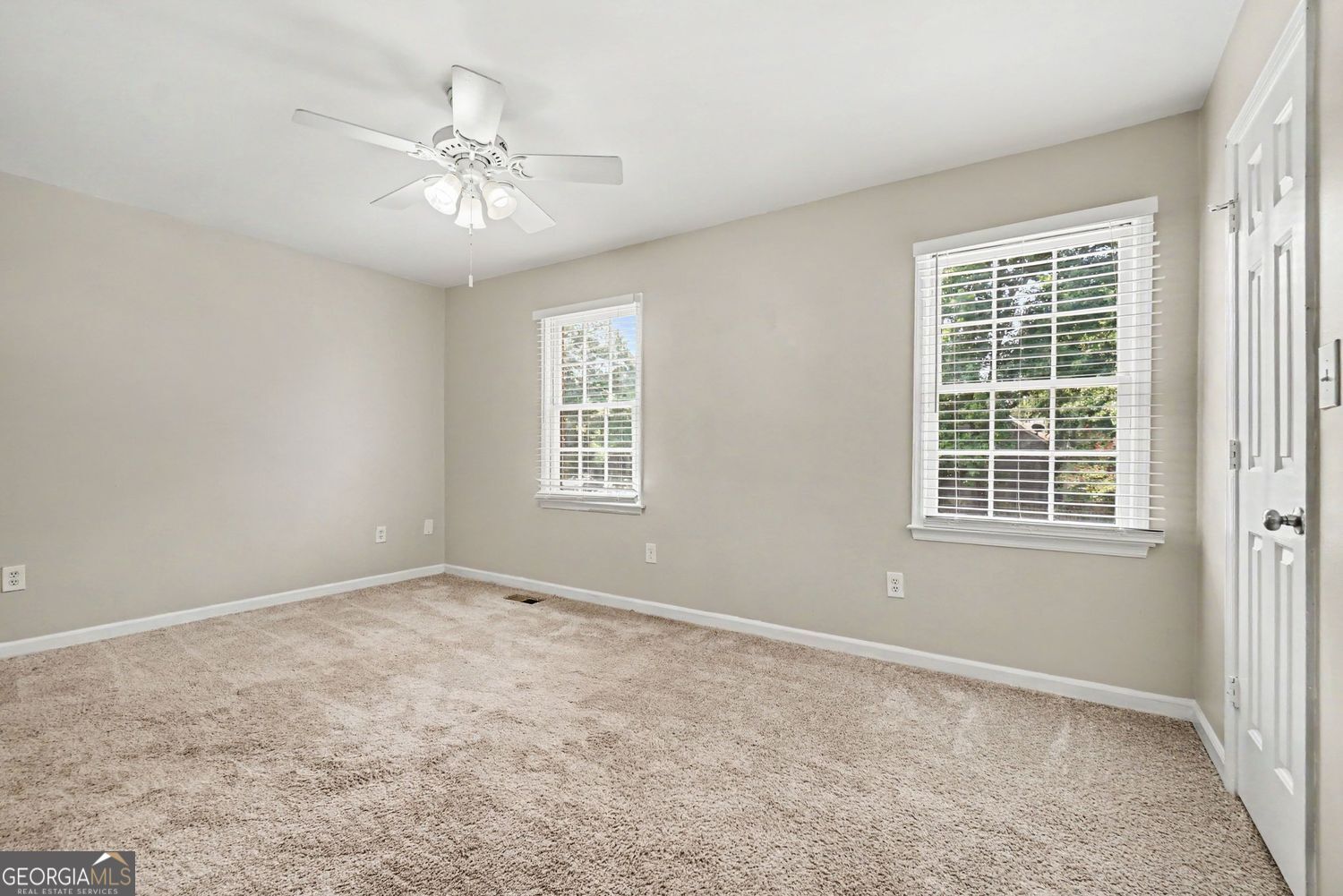 567 Salem Woods Drive Se Property Photo 8