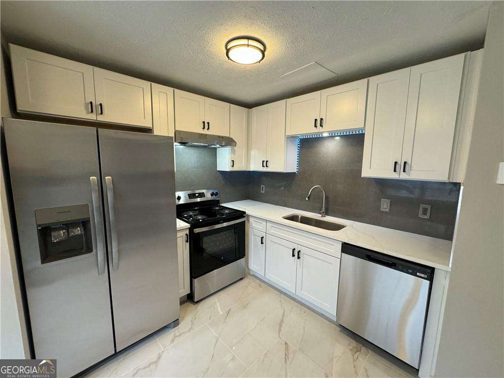 5223 Ridge Forest Drive Property Photo 3