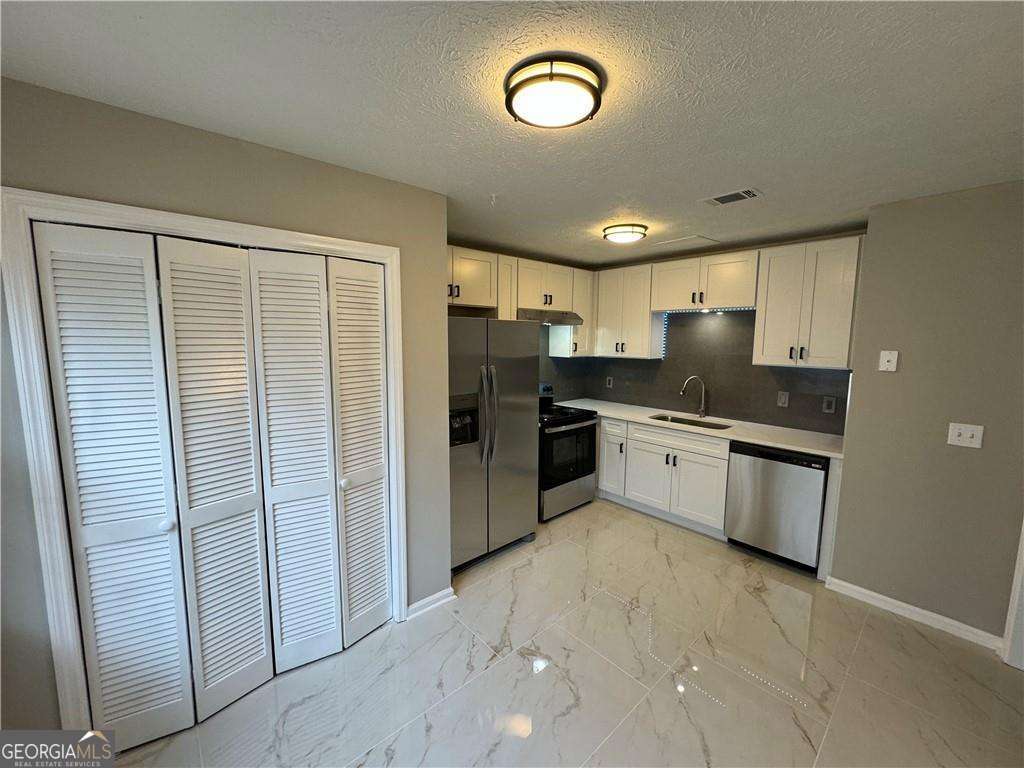 5223 Ridge Forest Drive Property Photo 8