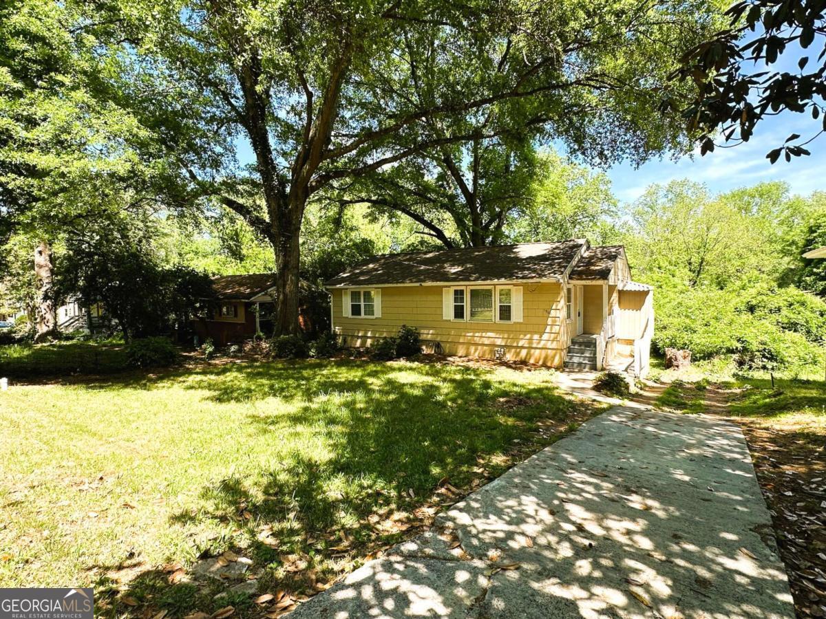1900 Meadow Lane # 1900 Property Photo 1