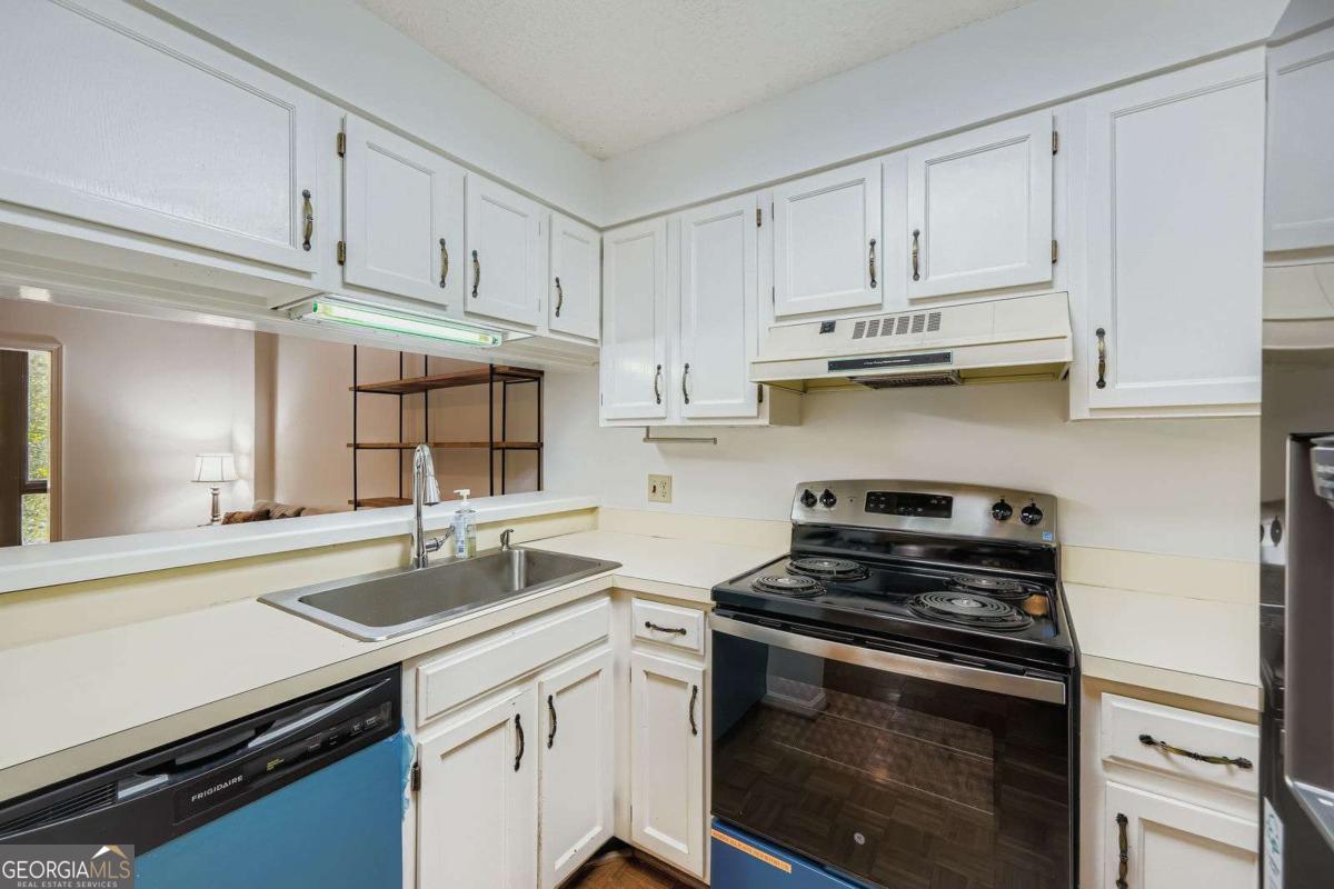 1800 Clairmont Lake # A325 Property Photo 8