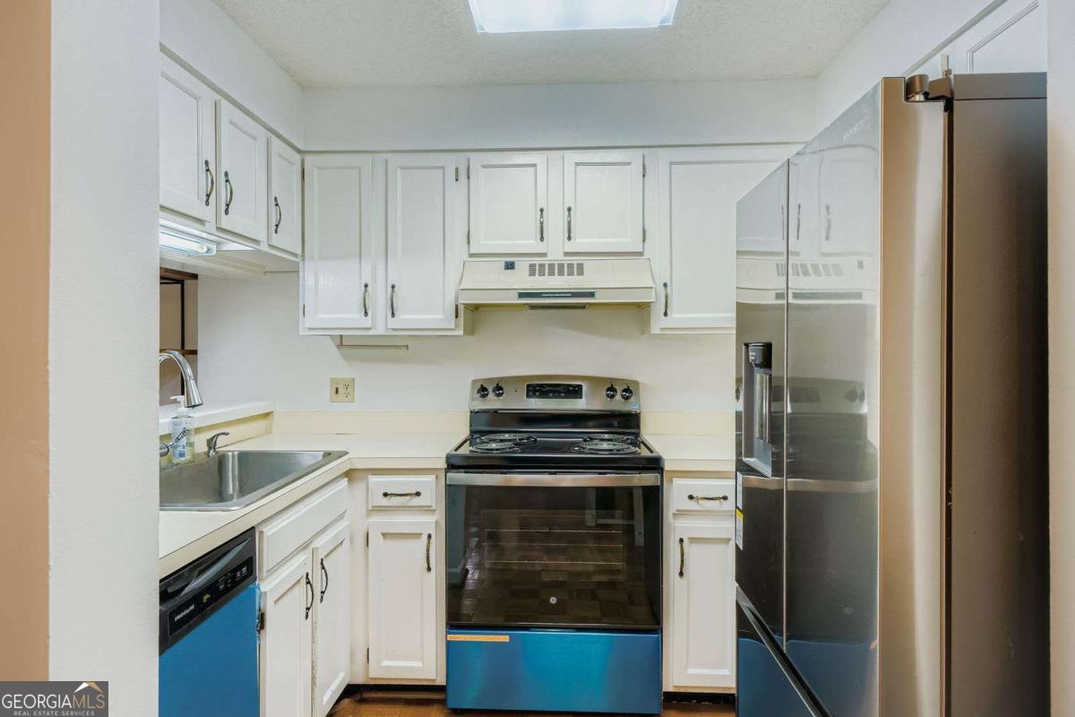 1800 Clairmont Lake # A325 Property Photo 9