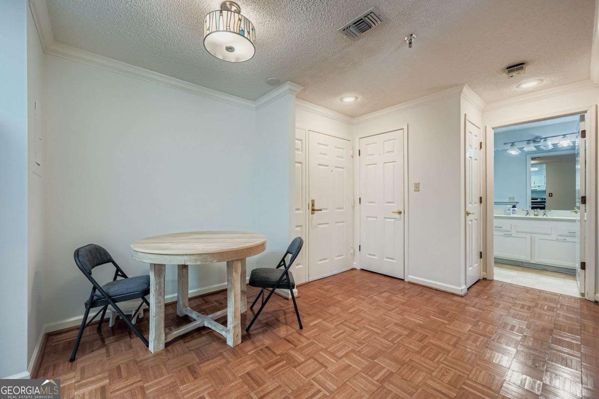 1800 Clairmont Lake # A325 Property Photo 11