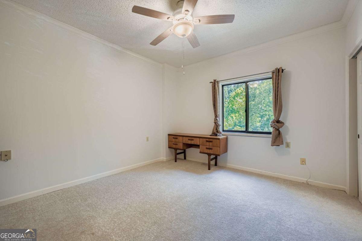 1800 Clairmont Lake # A325 Property Photo 14