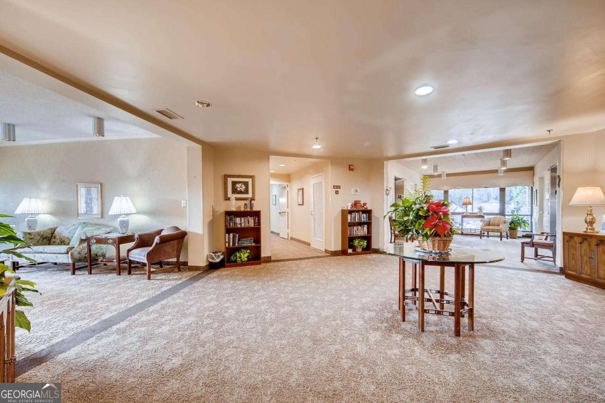 1800 Clairmont Lake # A325 Property Photo 27