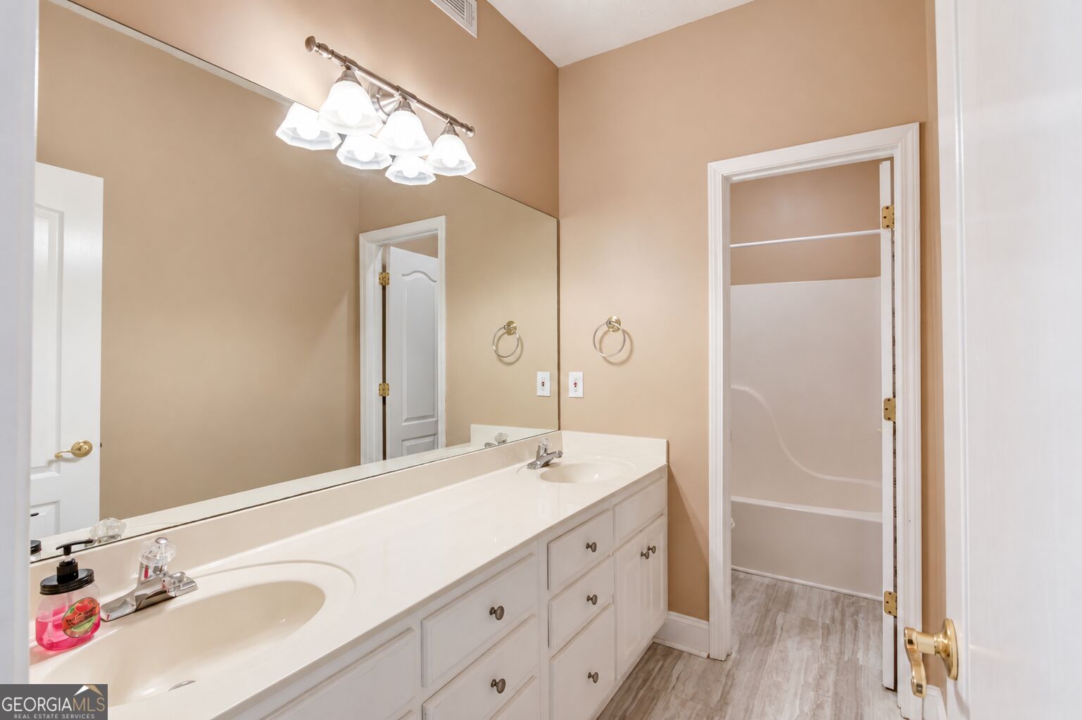 42 Dumar Lane Property Photo 28