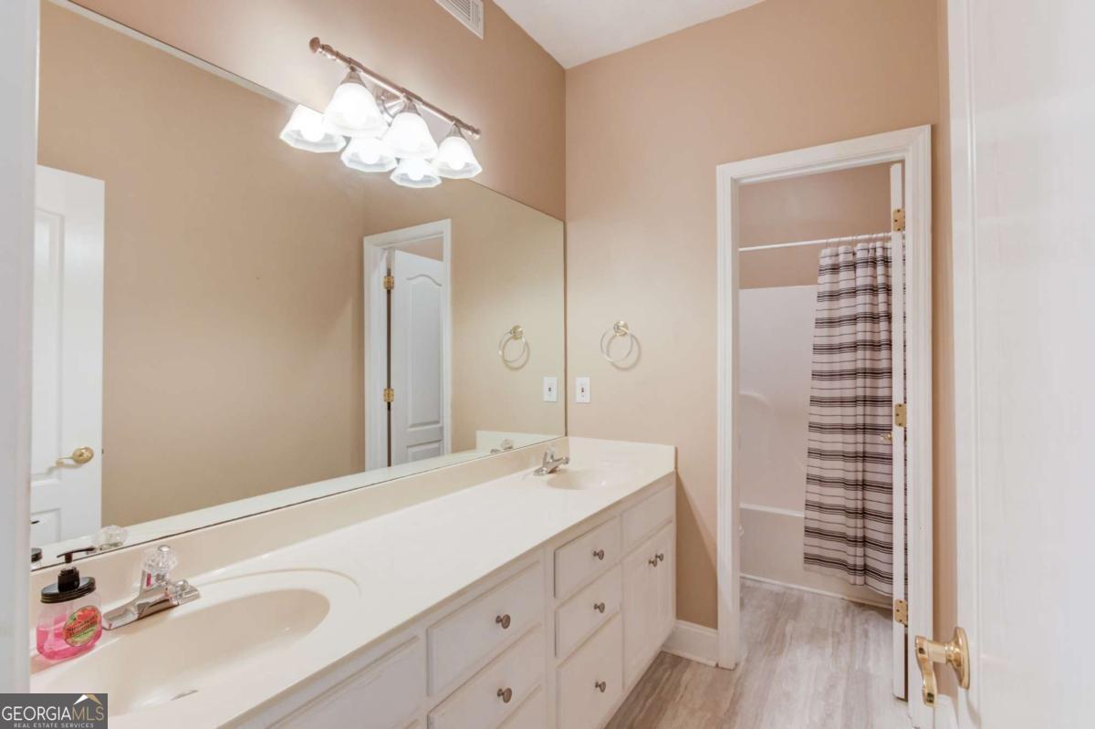 42 Dumar Lane Property Photo 30