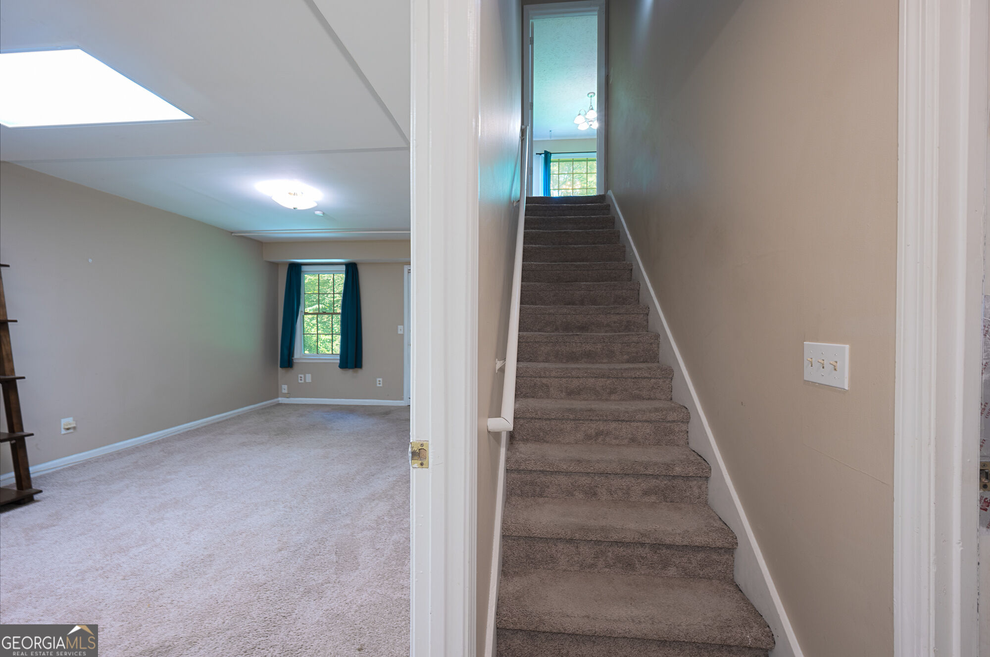 26 Flint Ridge Drive Se Property Photo 6