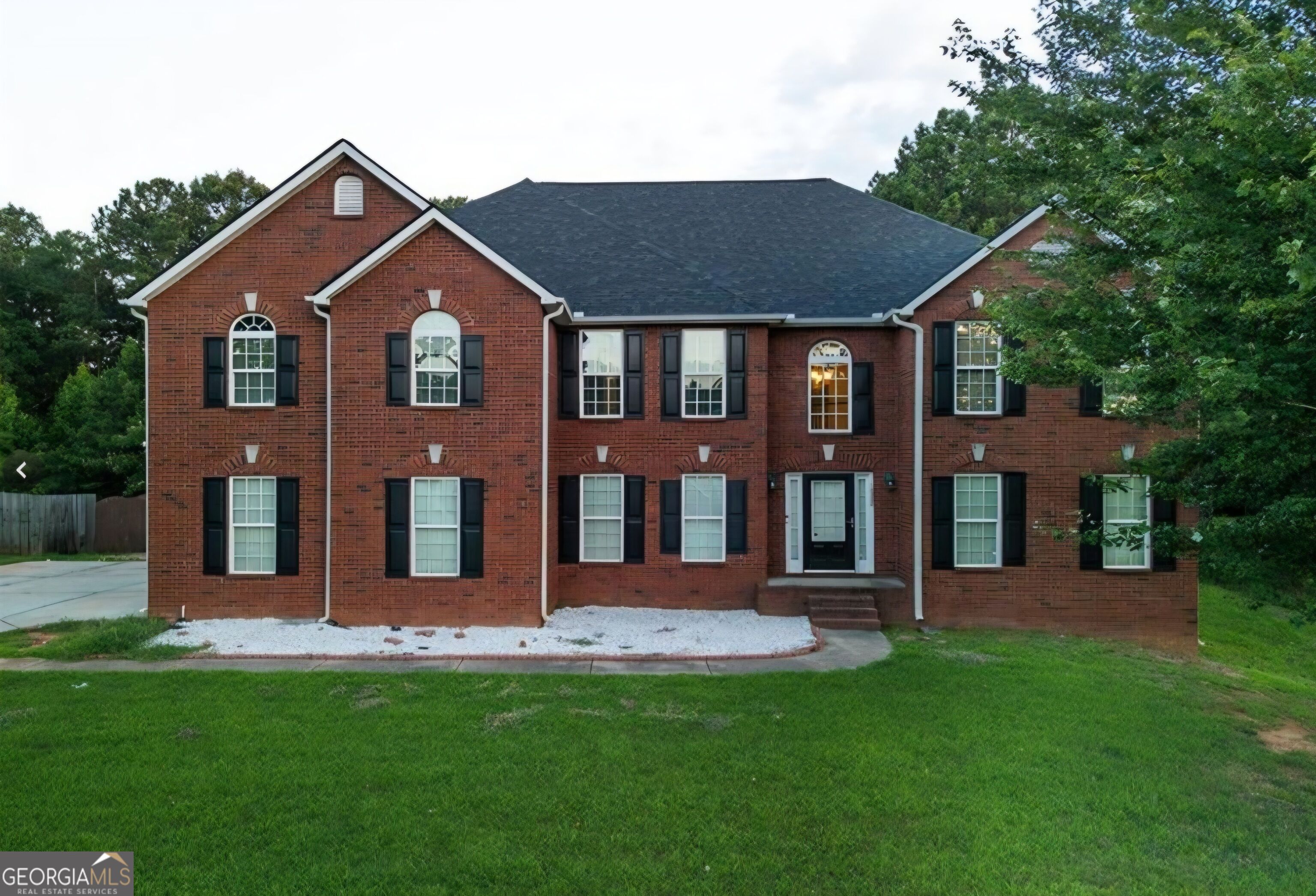 10208 Hemlock Way Property Photo 1