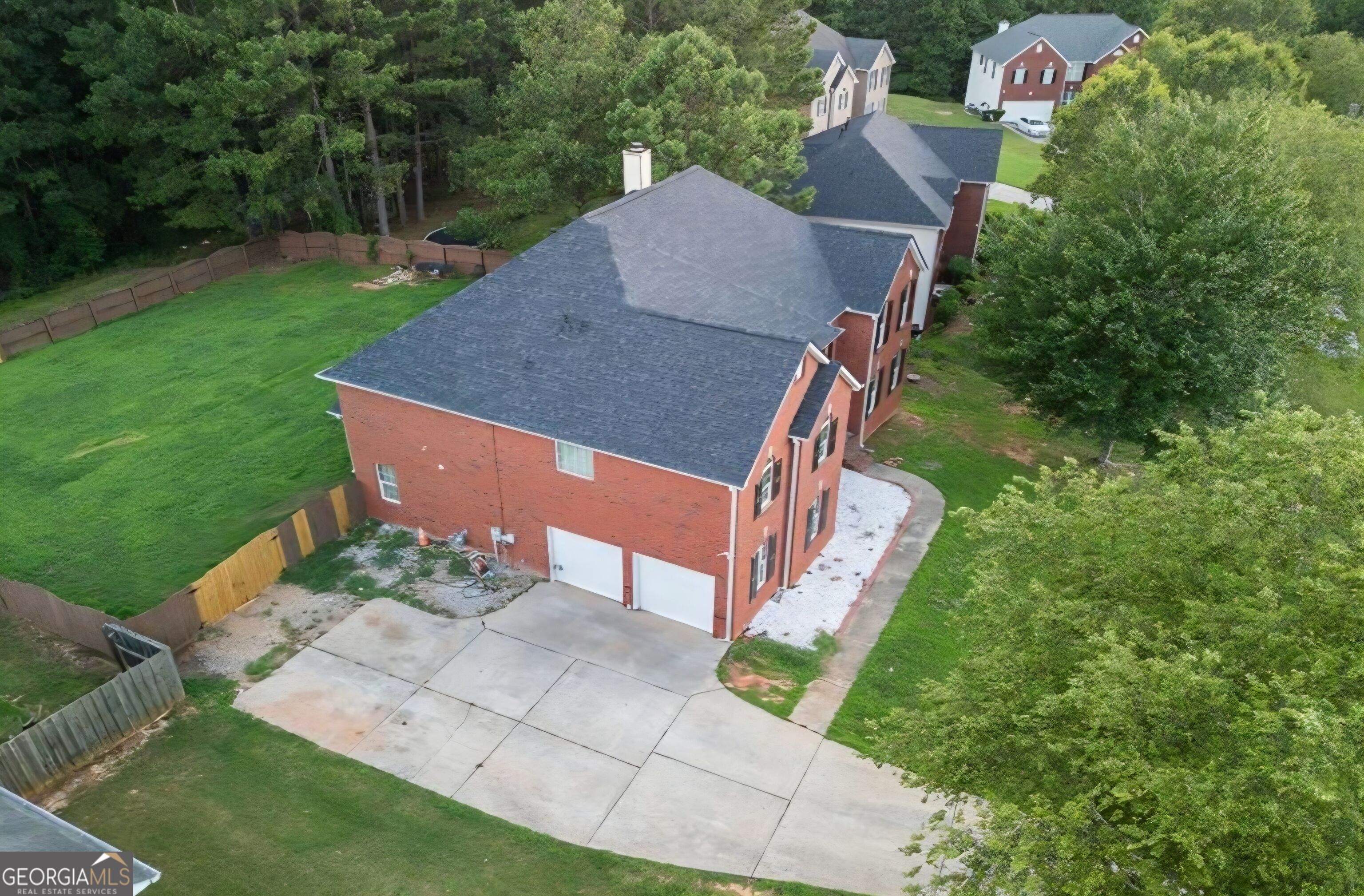 10208 Hemlock Way Property Photo 2