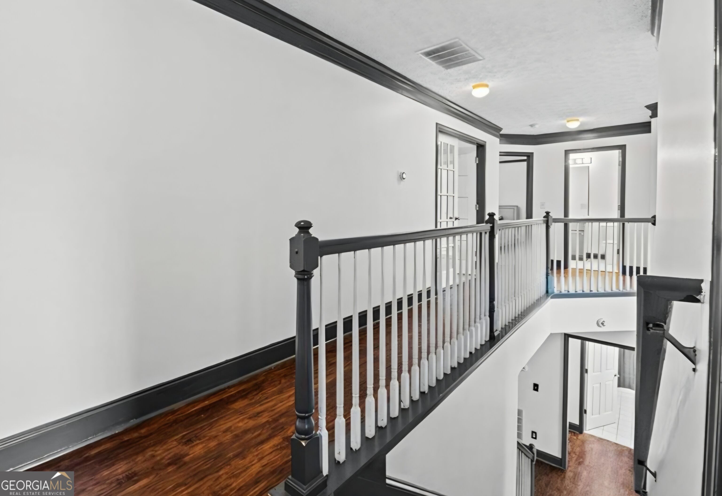 10208 Hemlock Way Property Photo 10