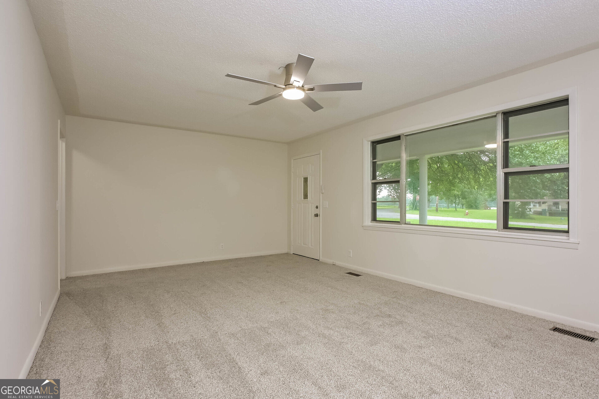 763 Oak Avenue Property Photo 3