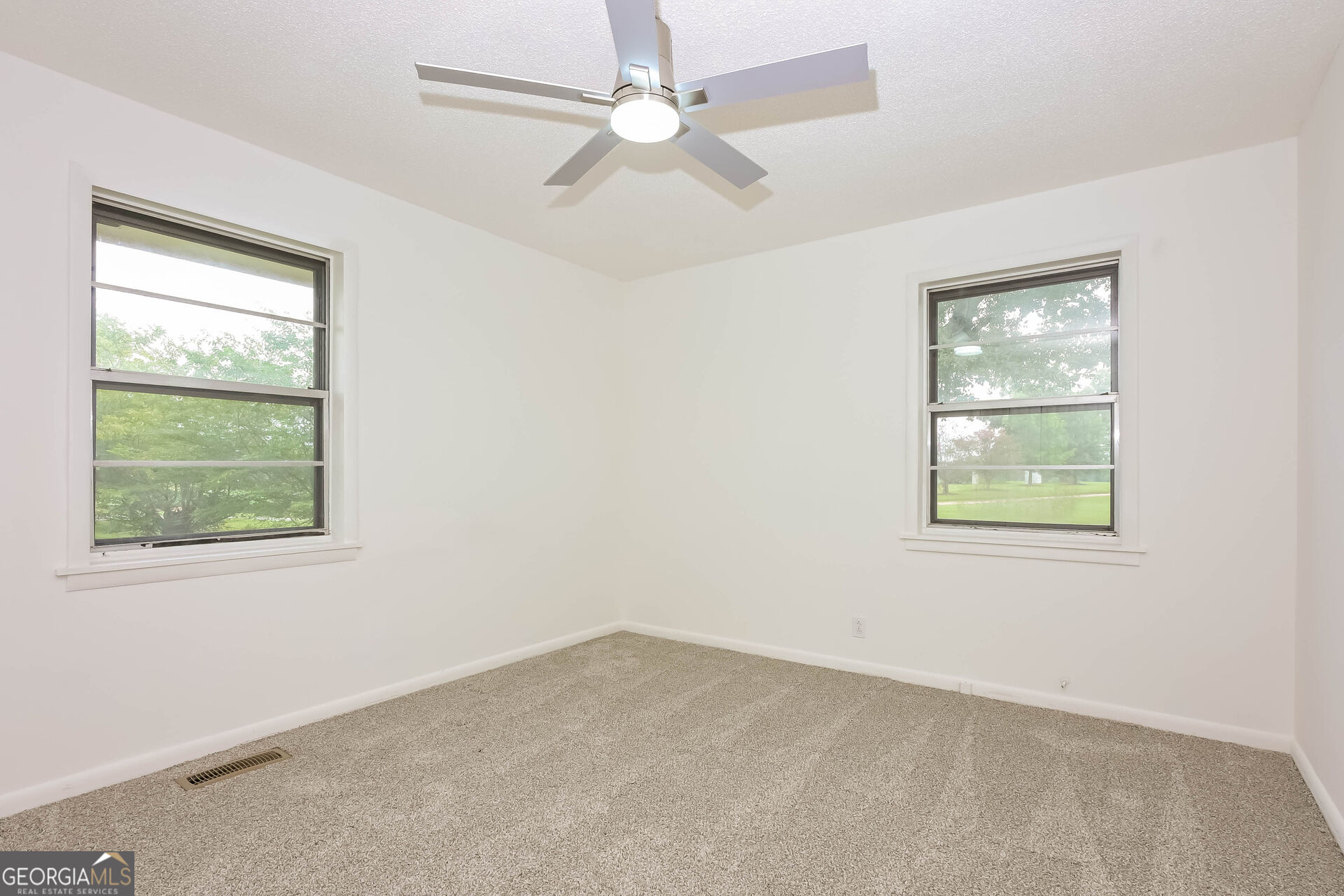 763 Oak Avenue Property Photo 4