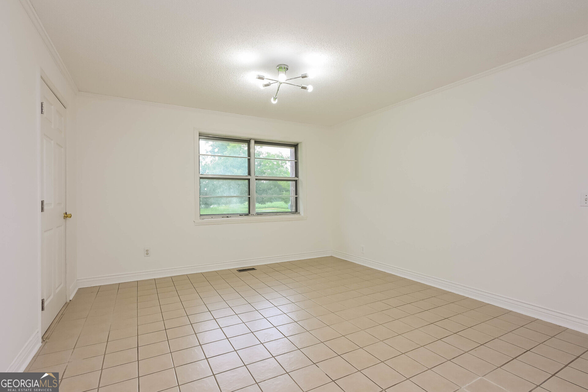 763 Oak Avenue Property Photo 6