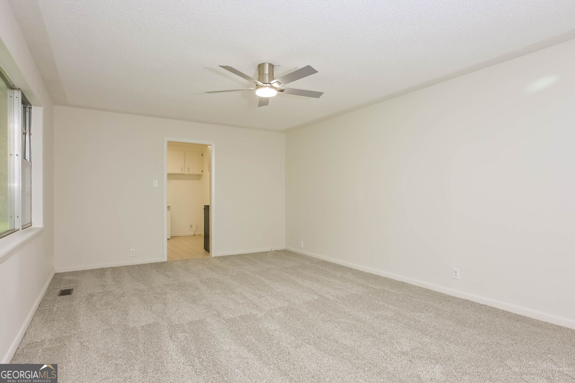 763 Oak Avenue Property Photo 9