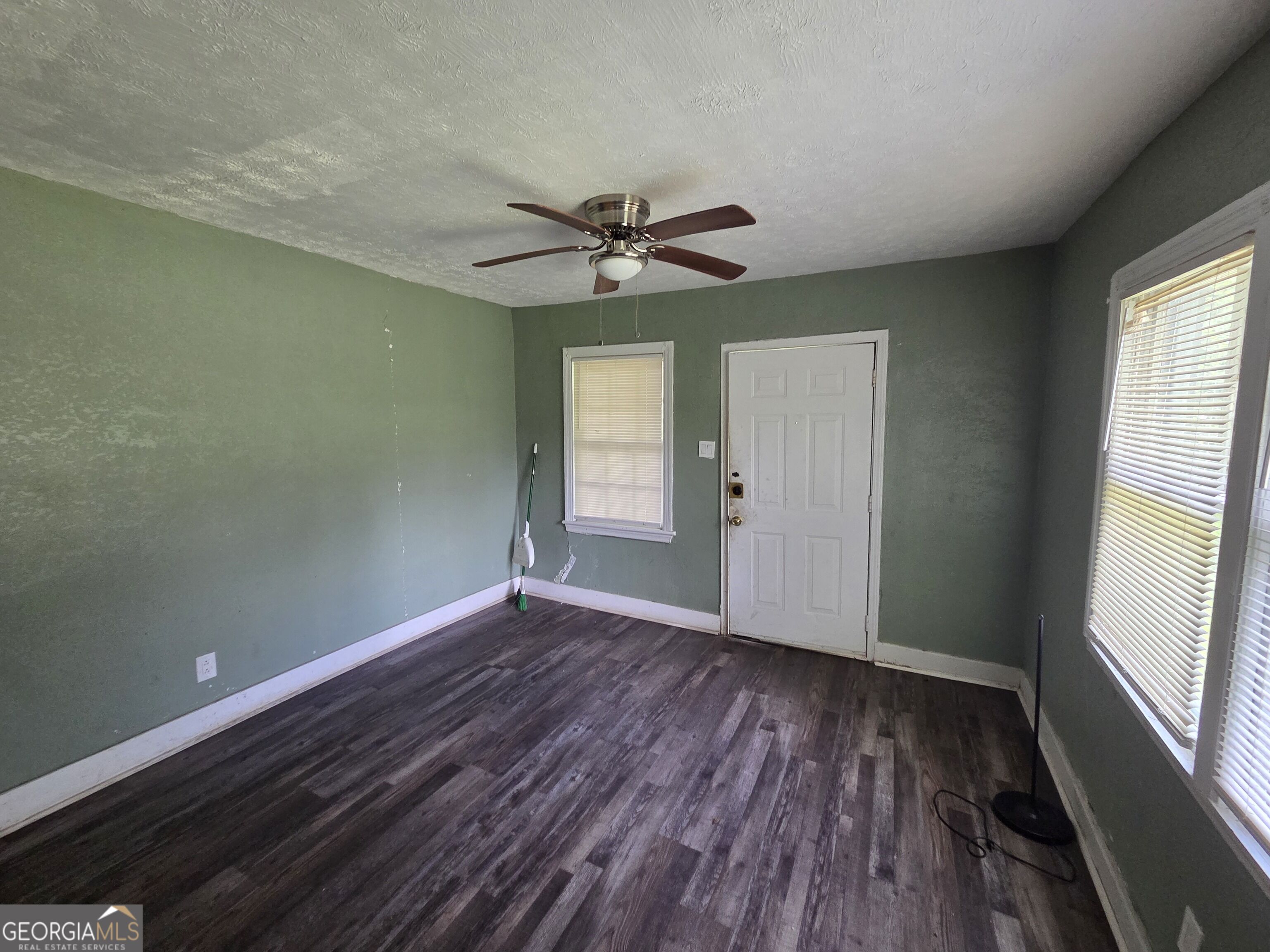 936 Calvin Avenue Property Photo 3