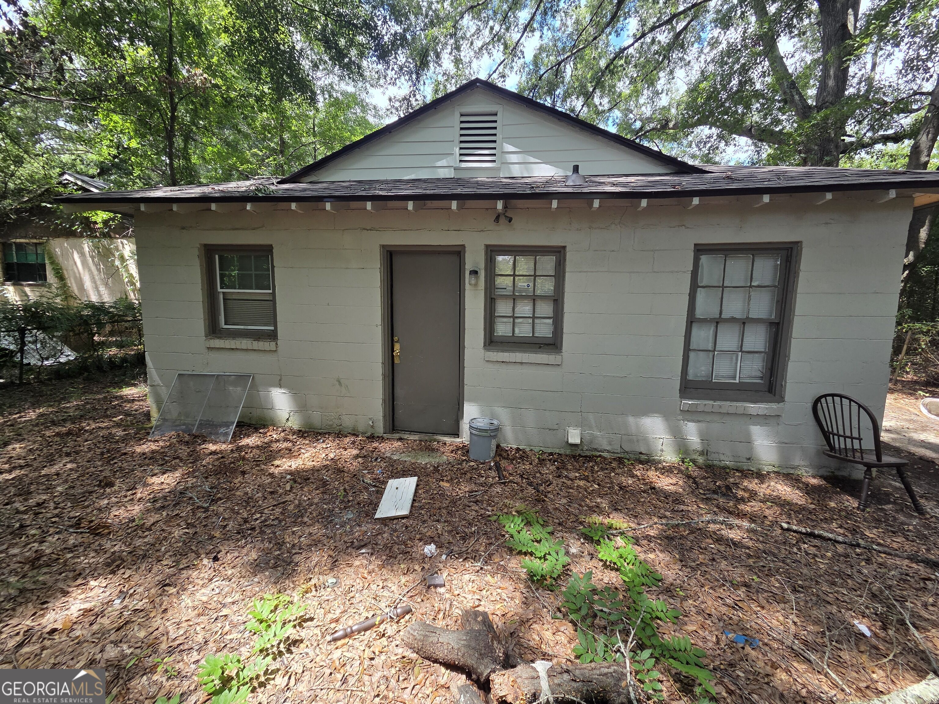 936 Calvin Avenue Property Photo 8