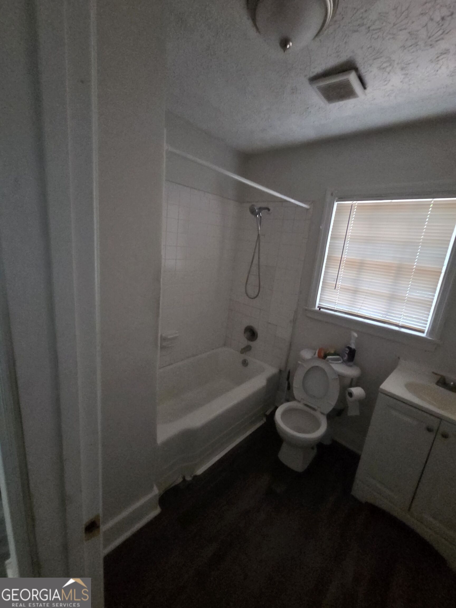 936 Calvin Avenue Property Photo 14
