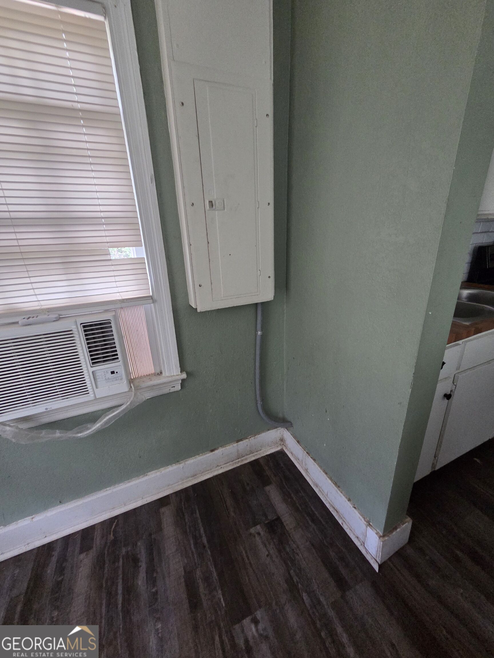 936 Calvin Avenue Property Photo 27