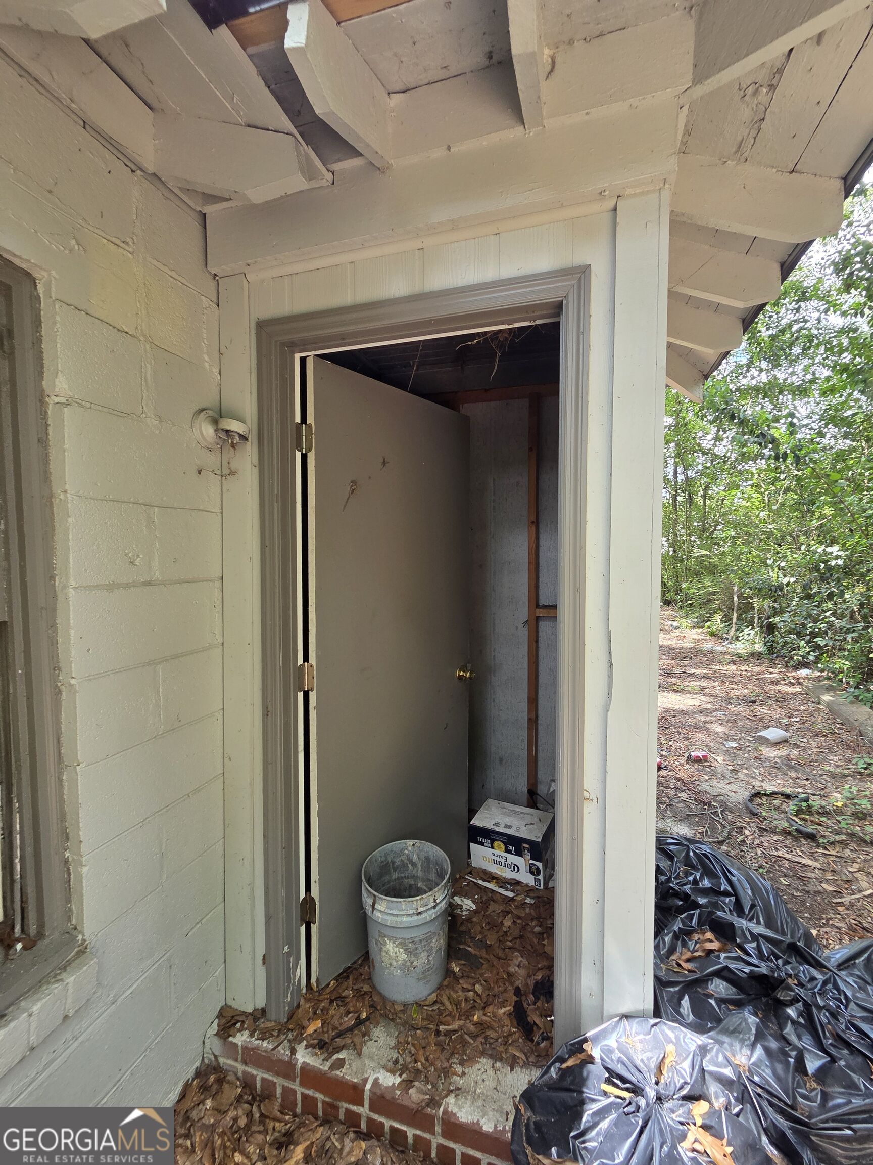 936 Calvin Avenue Property Photo 32