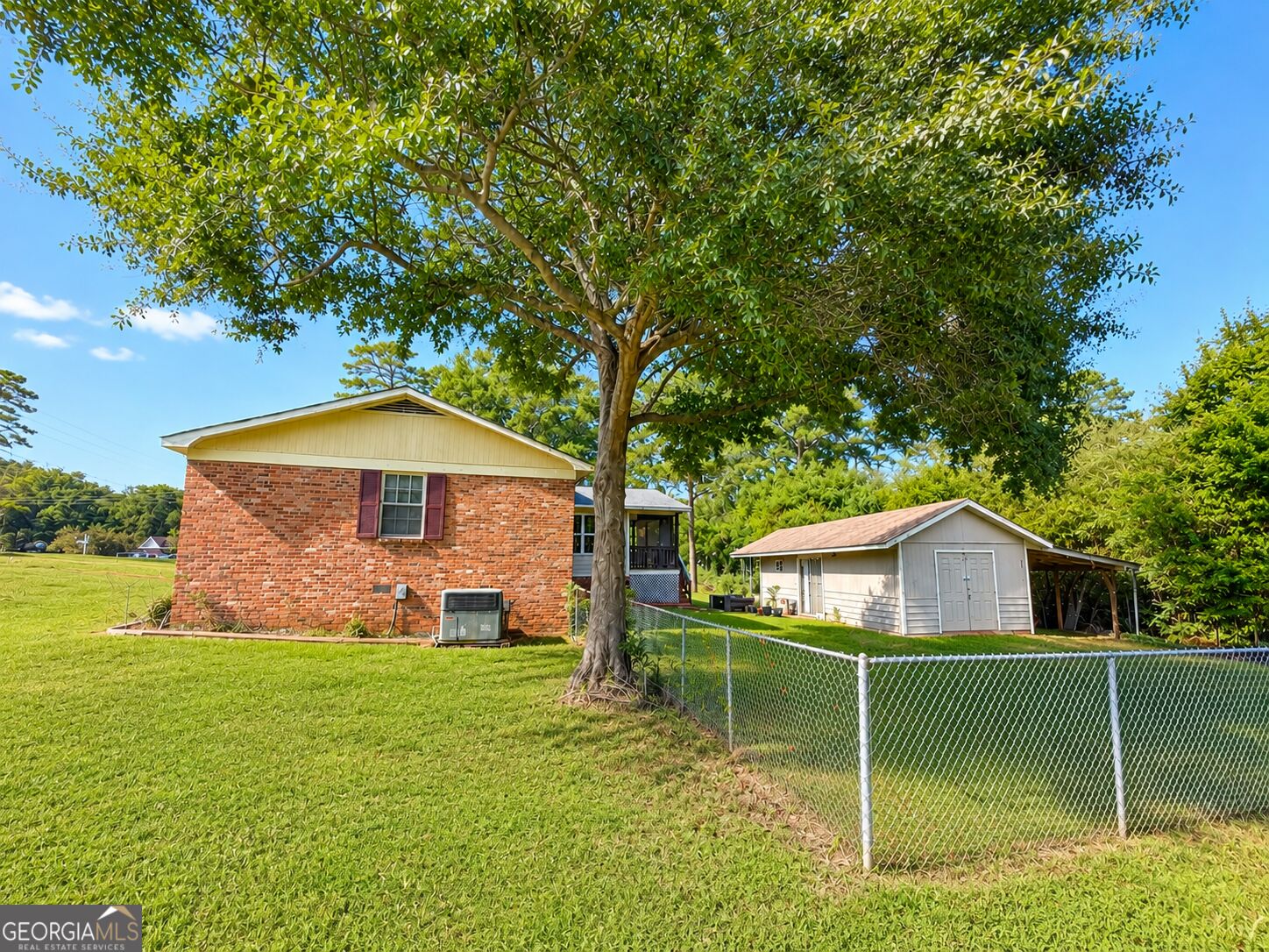 301 Sharon Drive Property Photo 3