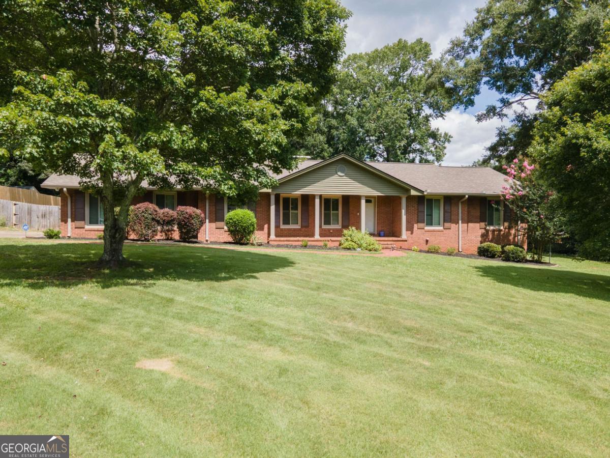 650 Azalea Drive Property Photo 3