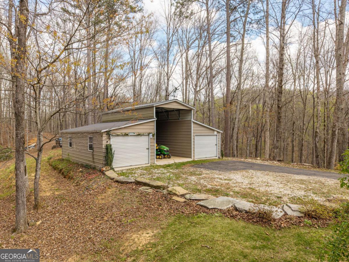134 Nicholson Lane Property Photo 4