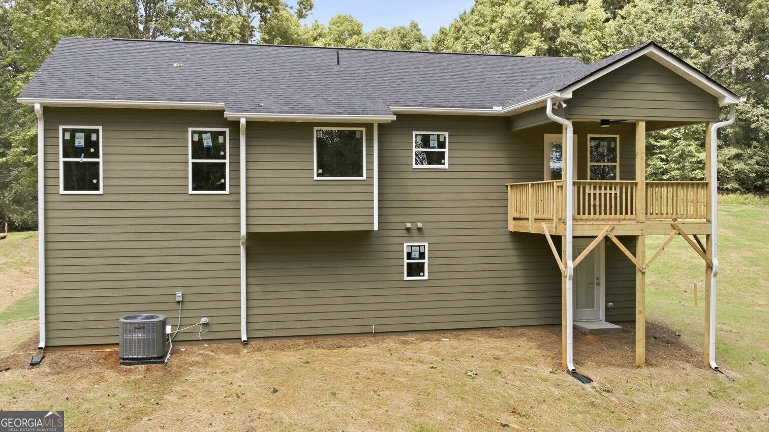 284 Stonington Drive Property Photo 3