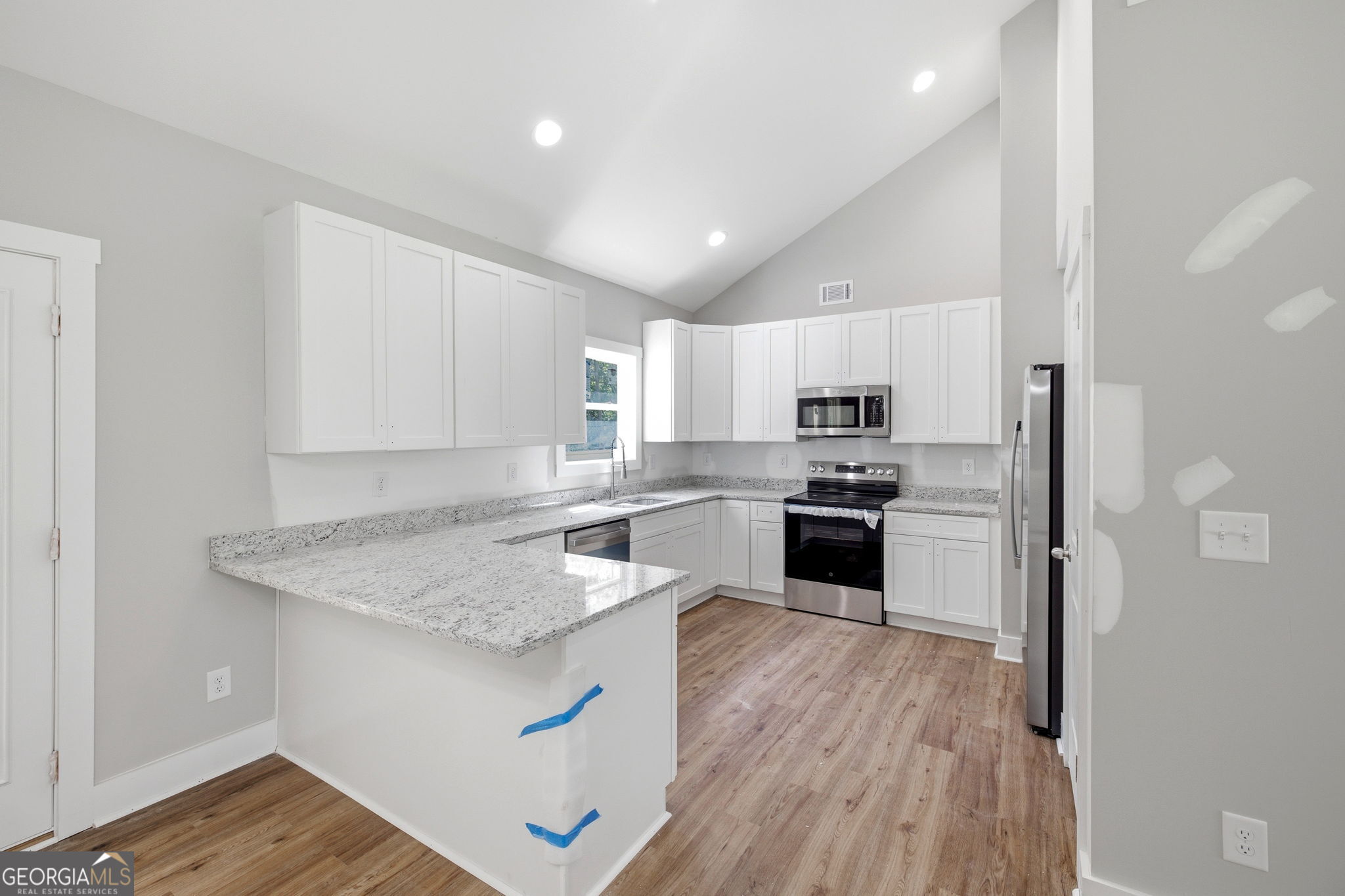 284 Stonington Drive Property Photo 10