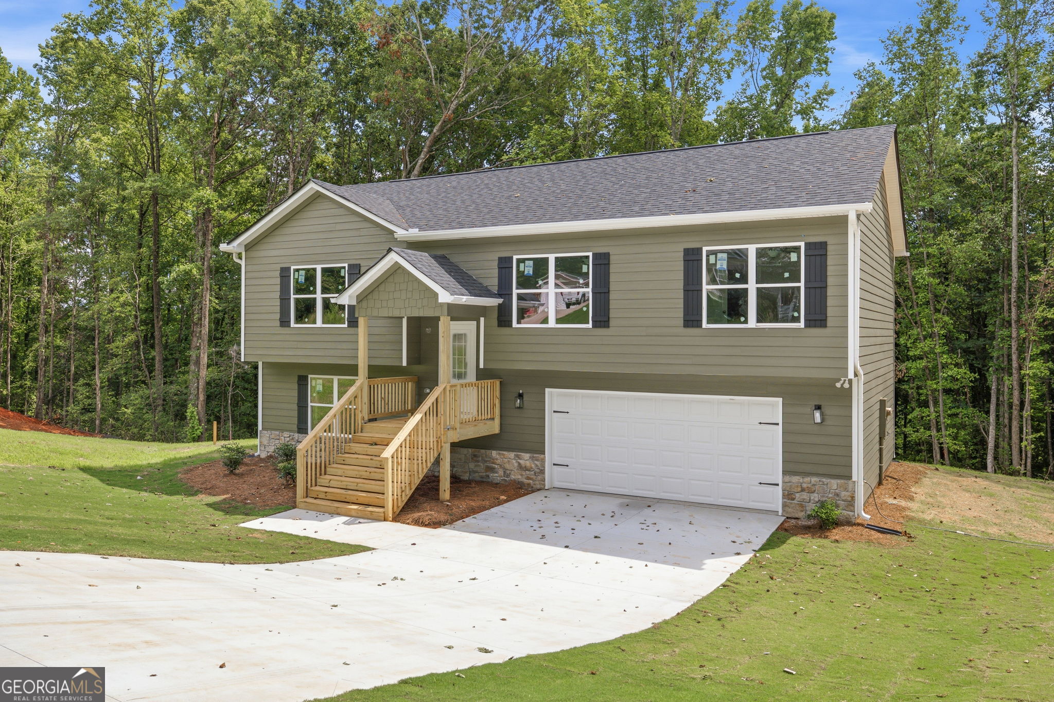 284 Stonington Drive Property Photo 33