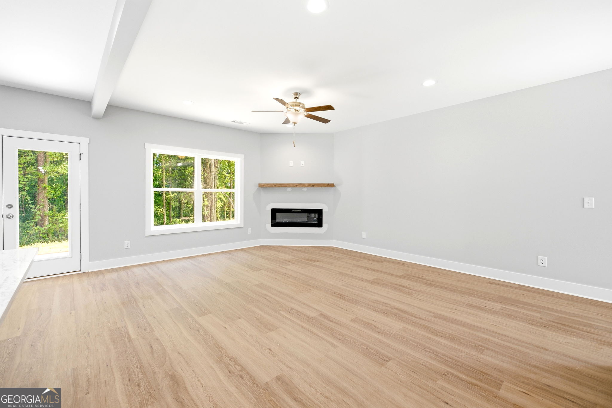 318 Stonington Drive Property Photo 7