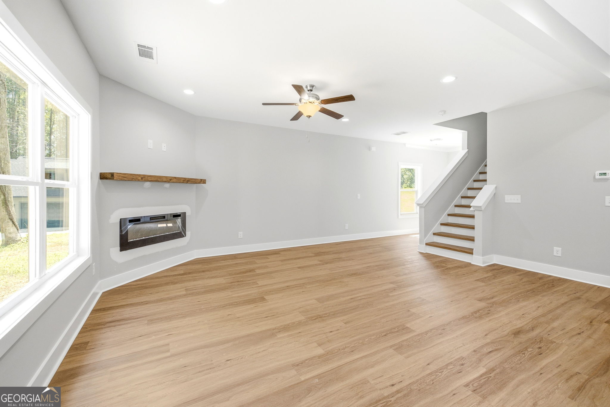 318 Stonington Drive Property Photo 8