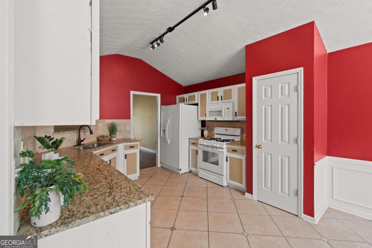 16 Ridge Water Lane Property Photo 7