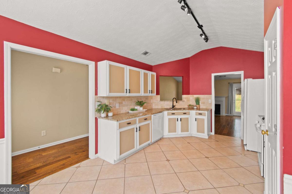 16 Ridge Water Lane Property Photo 9